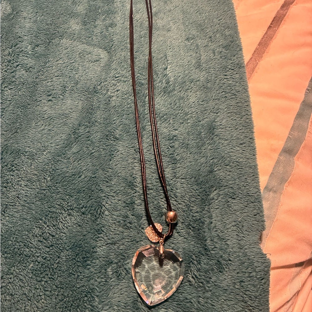 Elegant clear Heart Pendant Necklace
30 Inches. NEW PRICE
